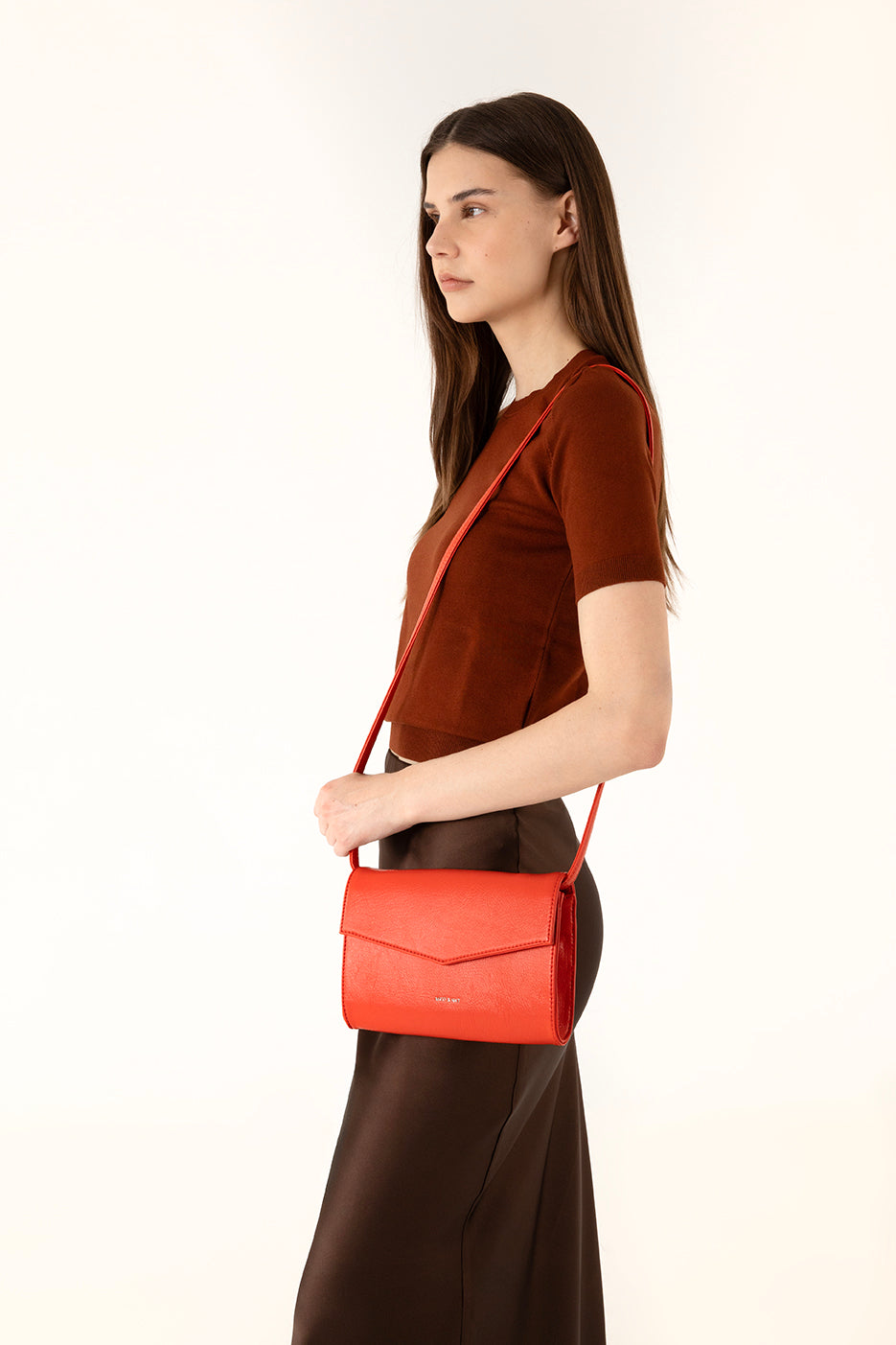 LILIAN Vegan Clutch – Theme | Color: Black - variant::black