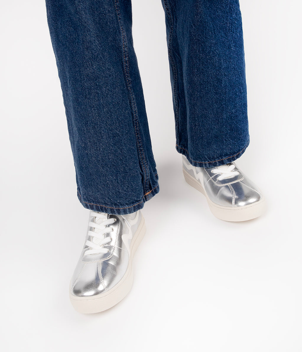 EIRA Women's Vegan Sneakers | Color: Silver - variant::silver