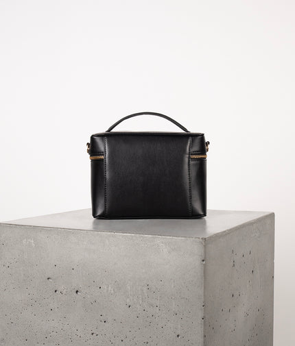 HANN Vegan Crossbody - UPPEAL™ | Color: Black - variant::black