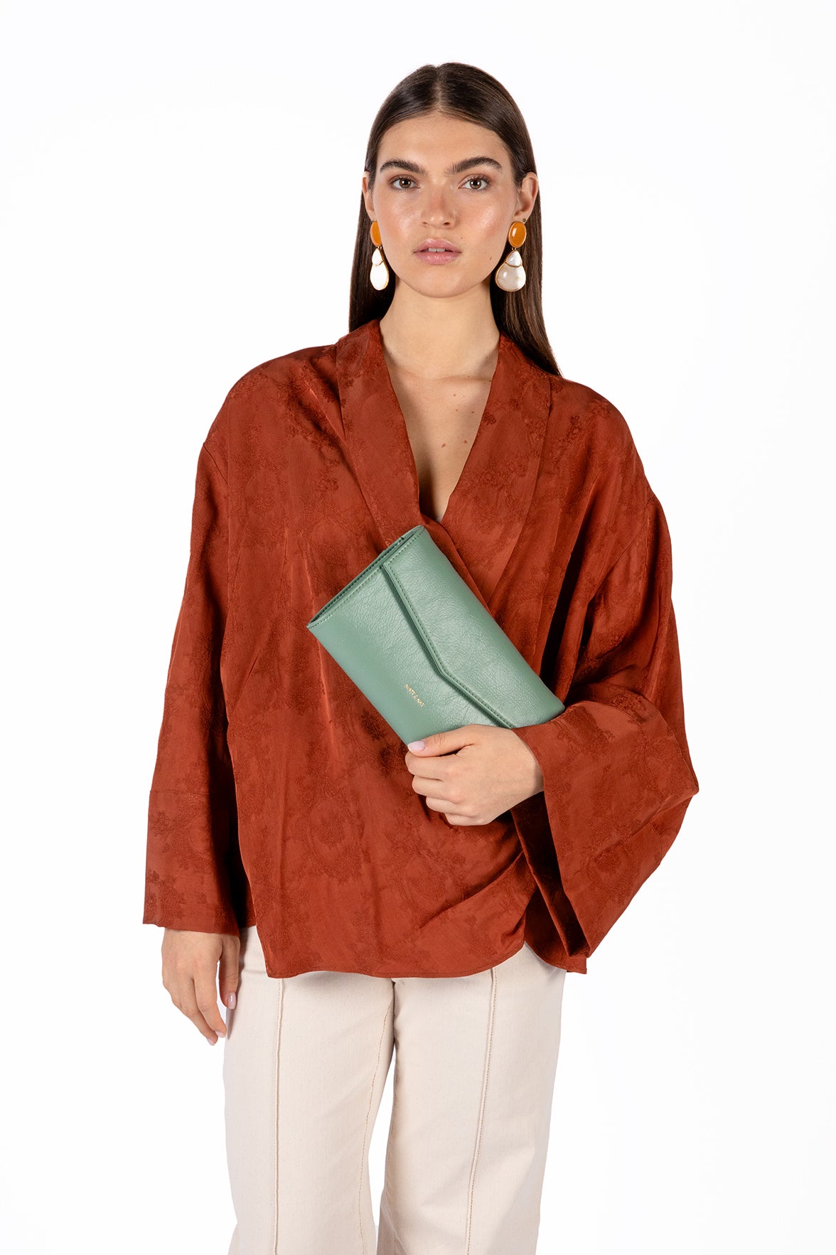 LILIAN Vegan Clutch – Theme | Color: Tea - variant::tea