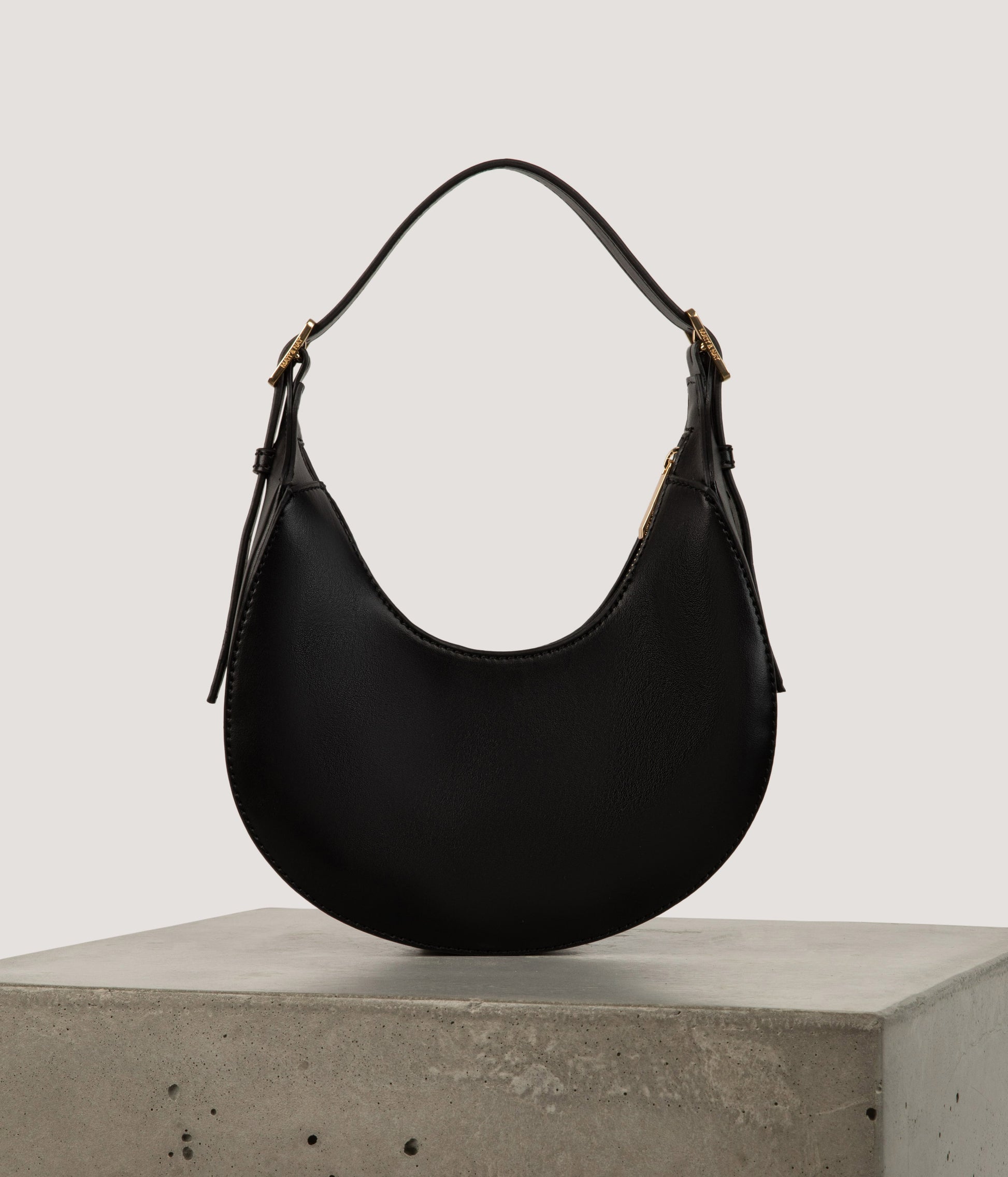 GIULIASM Vegan Shoulder Bag - APPLESKIN™ | Color: Black - variant::black