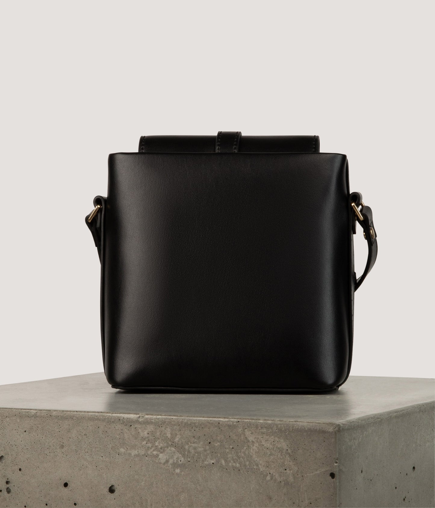 KIANA Vegan Crossbody - UPPEAL™ | Color: Black - variant::black