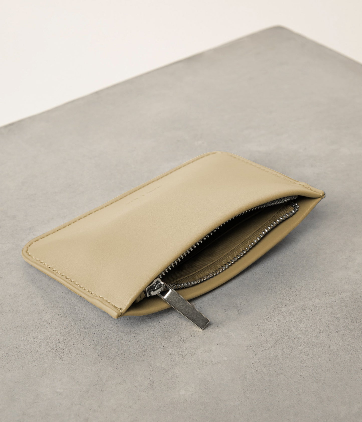 LELE Vegan Wallet - UPPEAL™ | Color: Beige - variant::organic