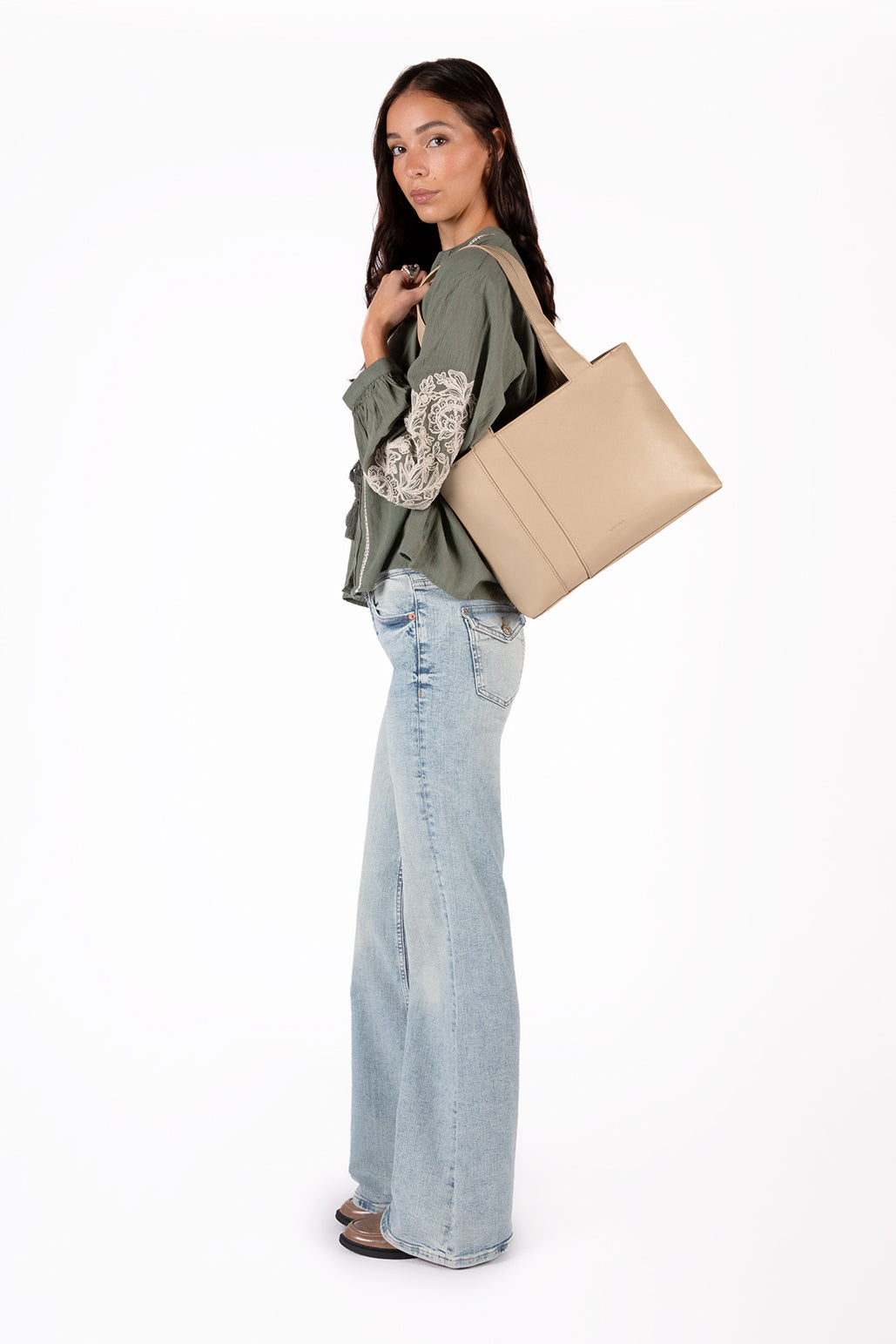 GARNI Vegan Tote Bag - Forum | Color: Sable- variant::sable