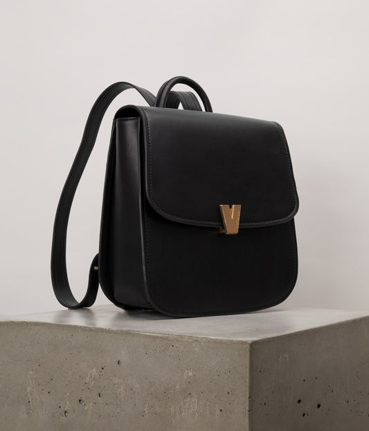 brooke appleskin black