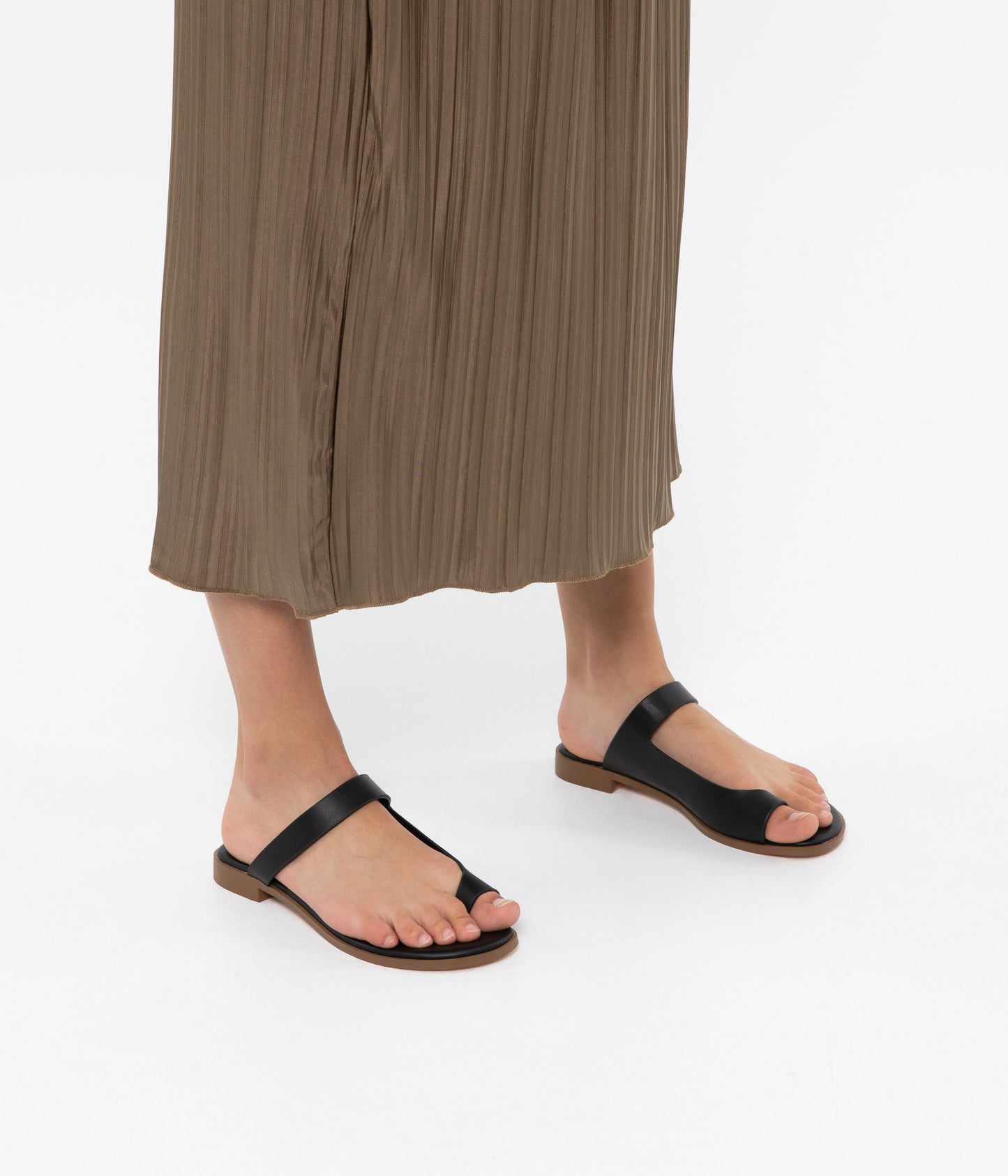 HIROE Vegan Slip On Sandals | Color: Black - variant::black