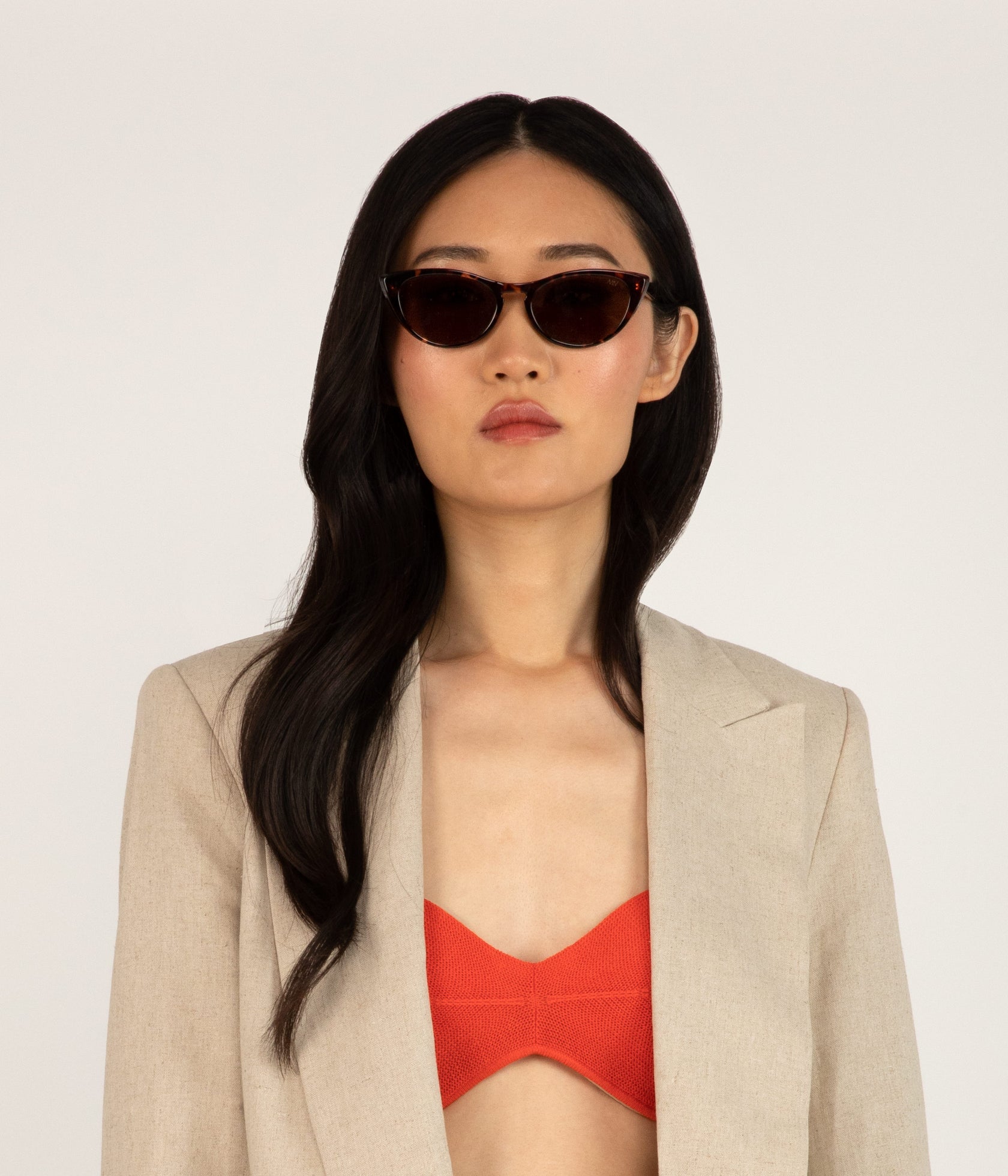 Amara Sunglasses - Courtside Ivory Gilded Tort. + Brown Gradient Polarized